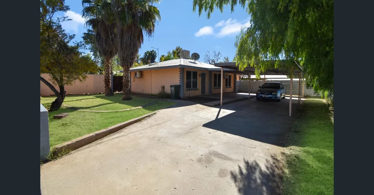 Cosy Family Home in Braitling, Alice Springs, Friendly Kelpie - Photo 1