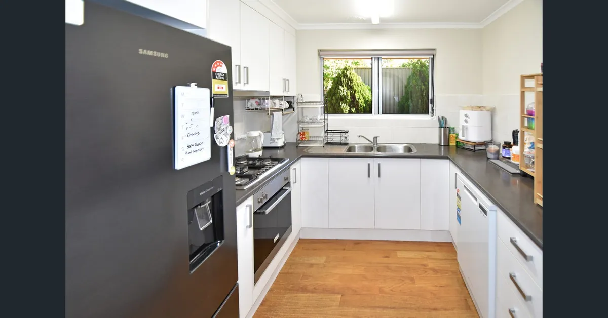 Cosy Family Home in Braitling, Alice Springs, Friendly Kelpie - Photo 3