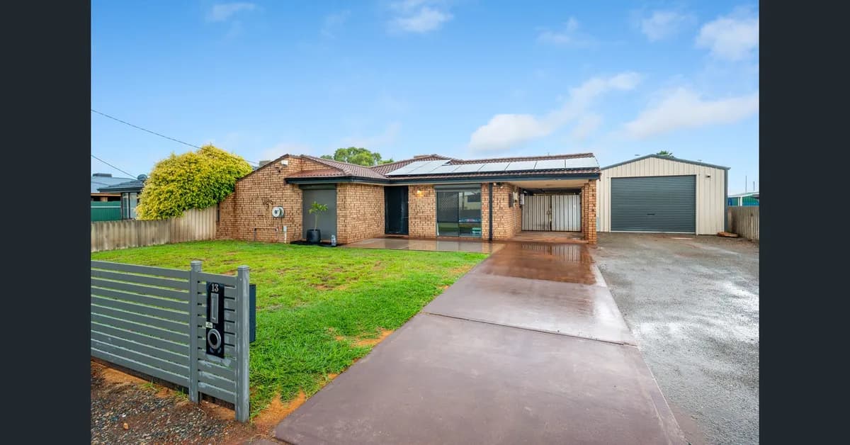 Modern South Kalgoorlie Home with Big Shed, Friendly Border Collie - Photo 1