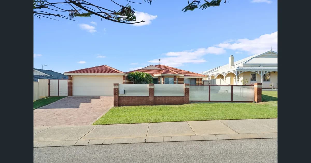 Renovated Halls Head Family Home Near the Beach, Sweet Cavalier - Photo 4