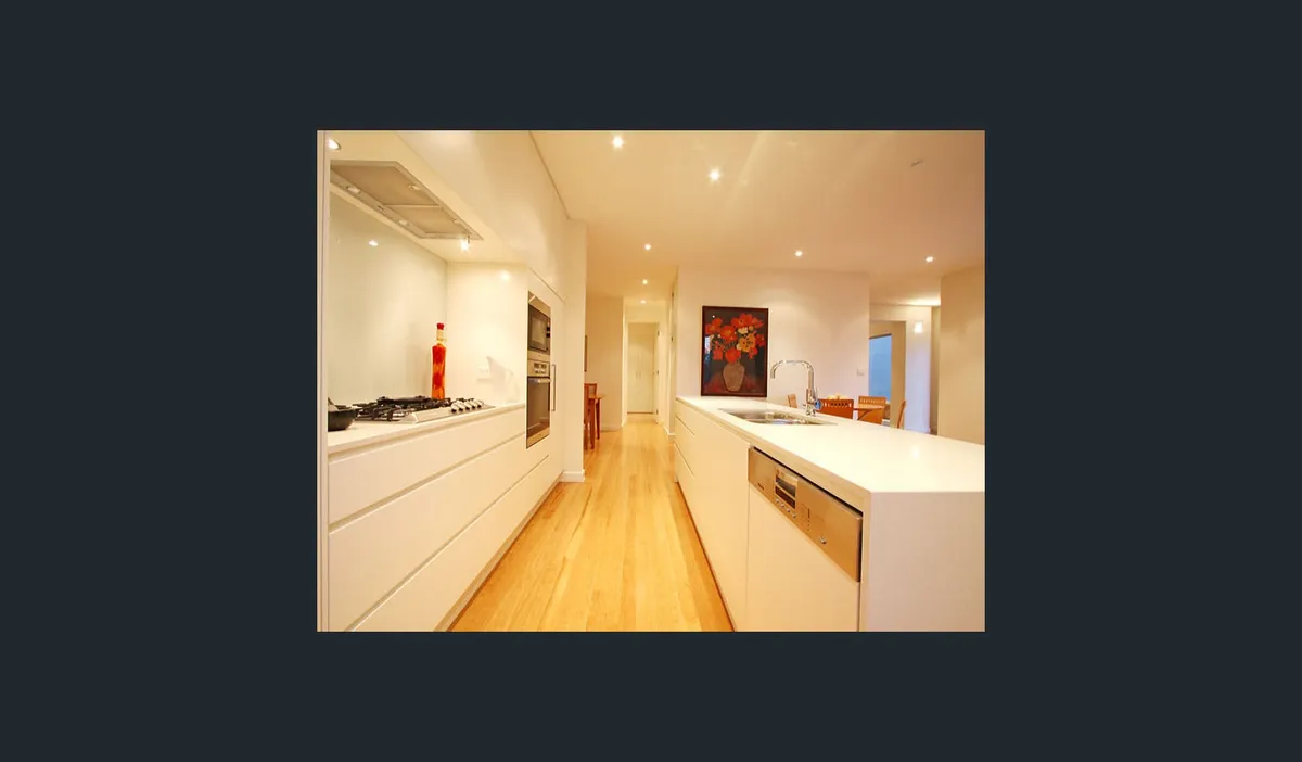 Architect-Designed Forrest Home , 2 Elegant Cats - Photo 4
