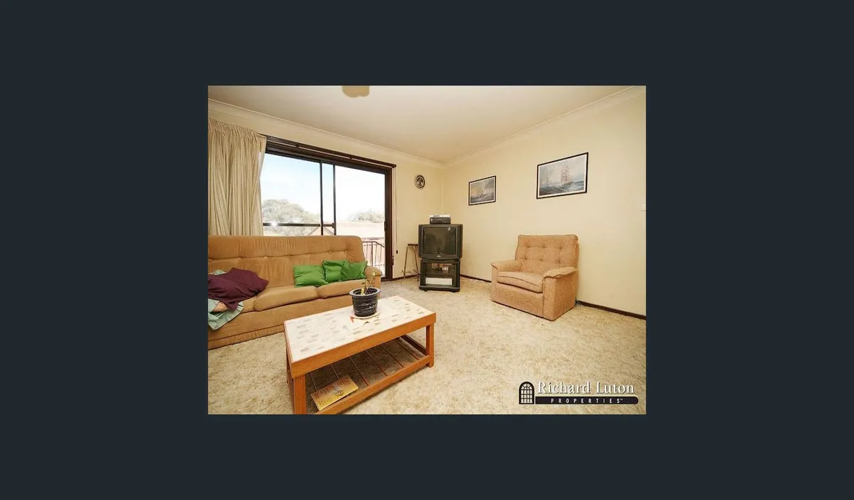 Holder Villa with Large Enclosed Yard , Loveable Staffy - Photo 2