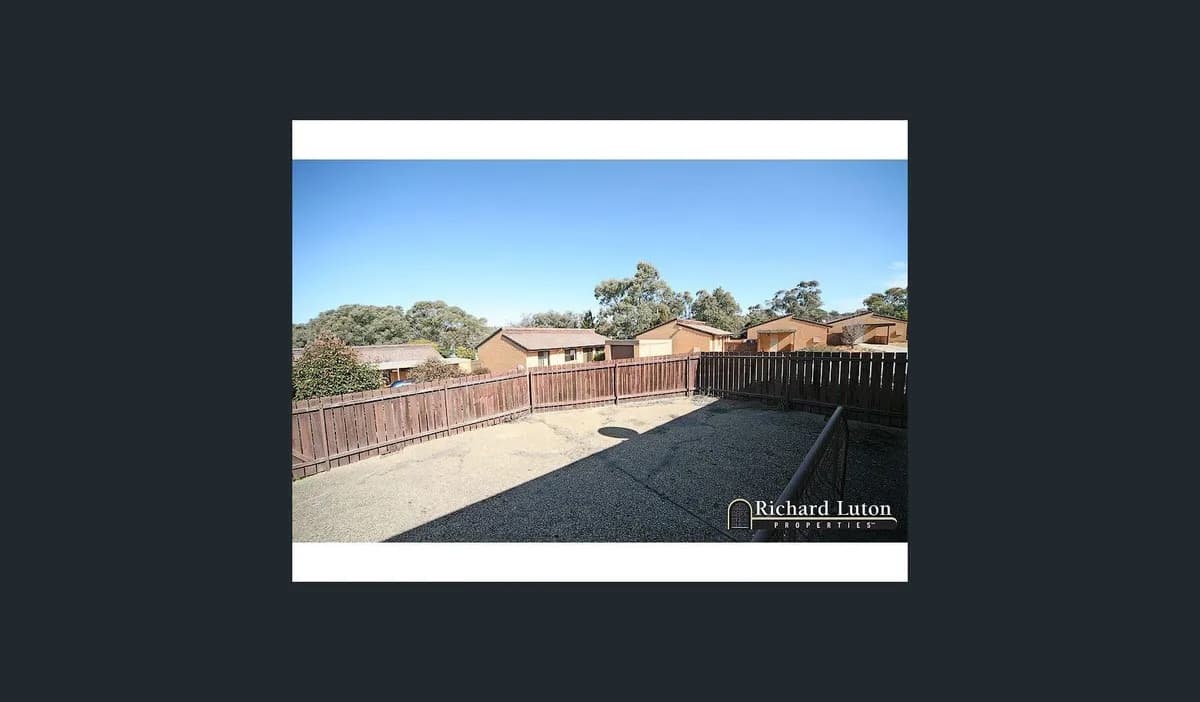 Holder Villa with Large Enclosed Yard , Loveable Staffy - Photo 5