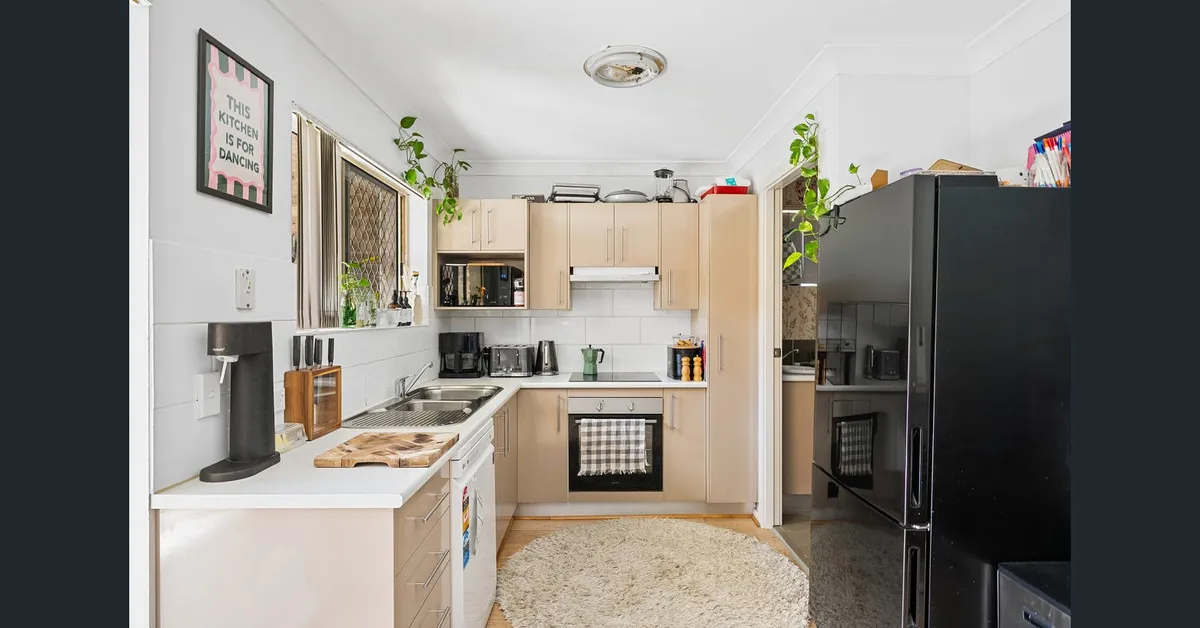 Stylish Central Coast Townhouse in North Gosford with a French Bulldog and a Pet Axolotl - Photo 1
