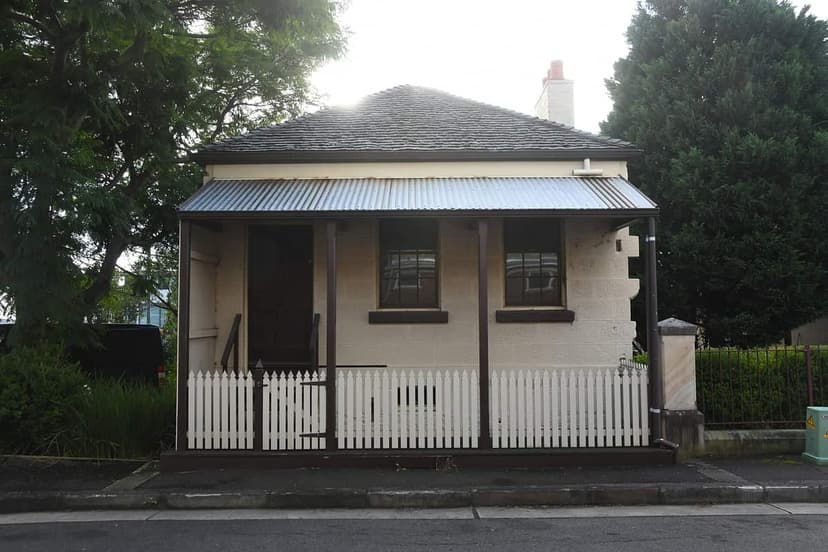 Ryde Family House on a Quiet Street, No Pets