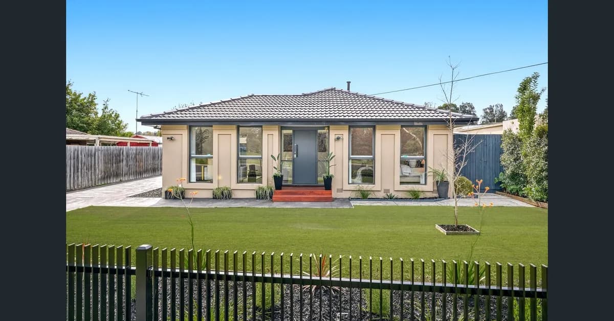 Renovated Doveton Family Home in Melbourne's South-East with Two Sweet Guinea Pigs - Photo 1