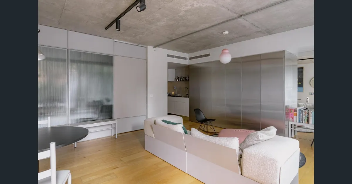 Designer Industrial Loft in Inner Fitzroy, House and Plant Care Only - Photo 2