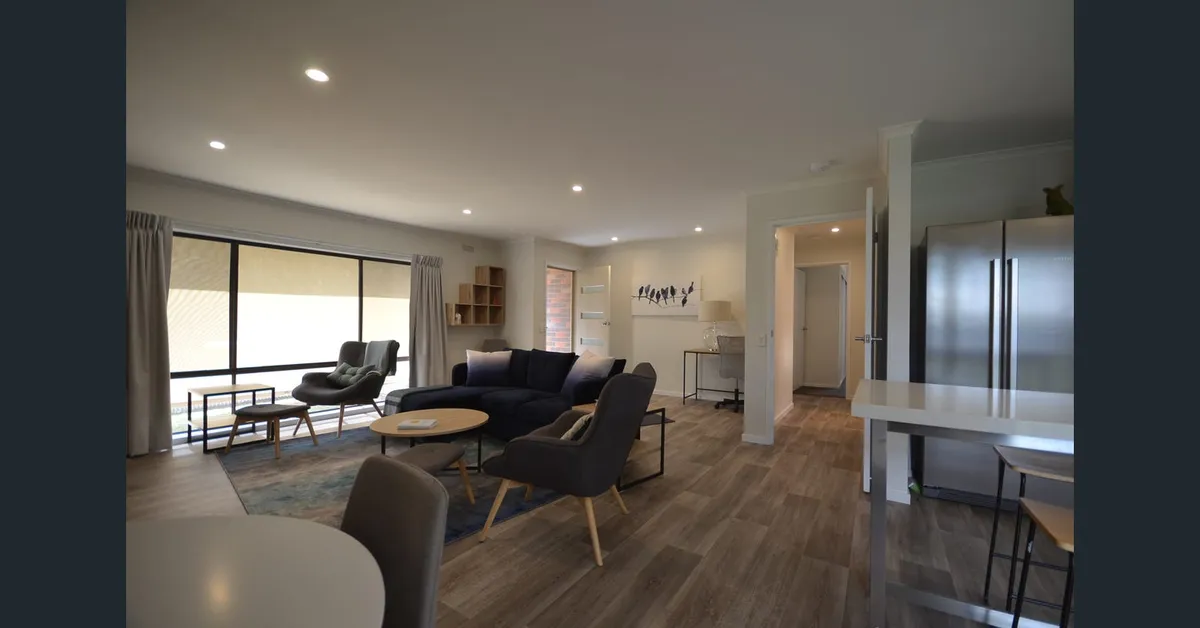 Renovated East Bendigo Family Home in Regional Victoria with a Friendly Schnauzer - Photo 1