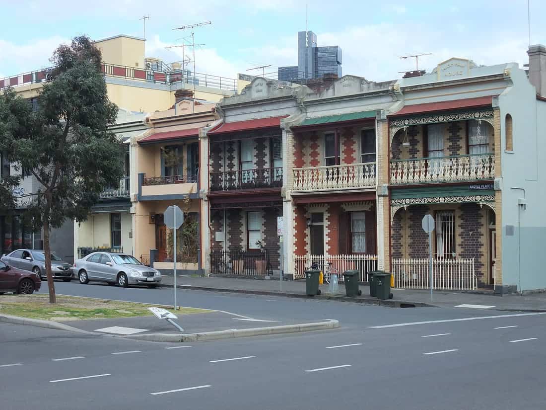 Carlton Terrace Opposite the Gardens, One Elderly Cat - Photo 1