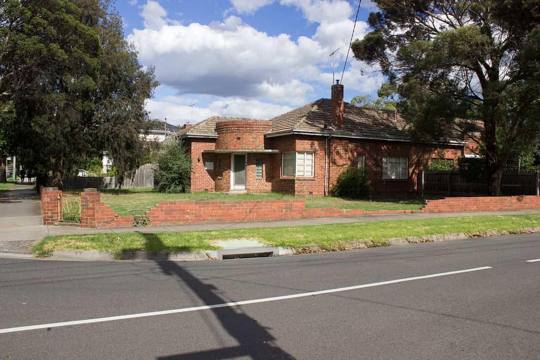 Large Hawthorn Family Home With a Pool, Two Labradors - Photo 1