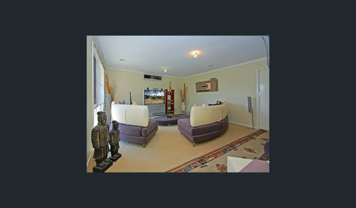 Modern Lynbrook Home , Gentle Cavalier King Charles Spaniel - Photo 2