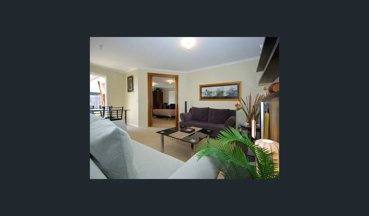 Modern Lynbrook Home , Gentle Cavalier King Charles Spaniel - Photo 5