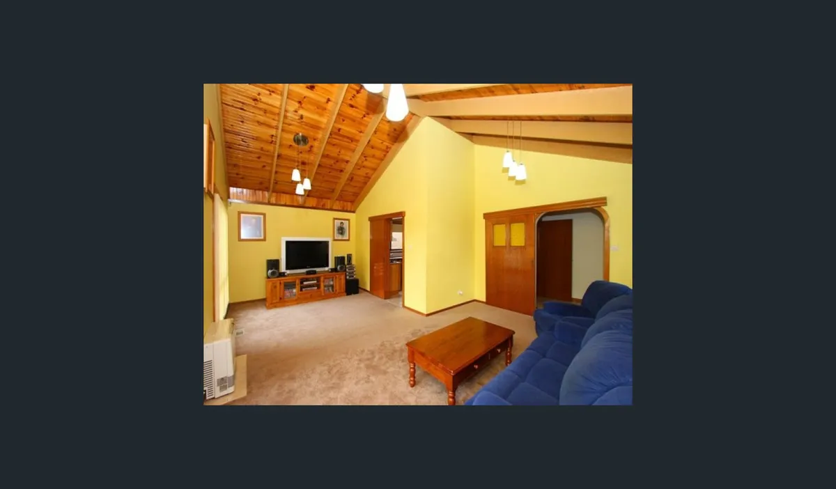Mill Park Family Home with Big Yard , Active Border Collie - Photo 3