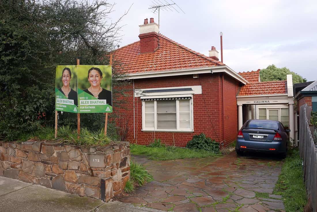 Renovated Northcote Terrace With a Gentle Staffy - Photo 1